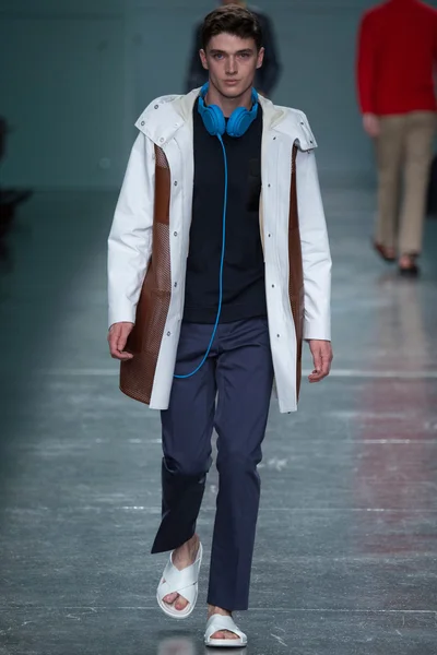 Look 4